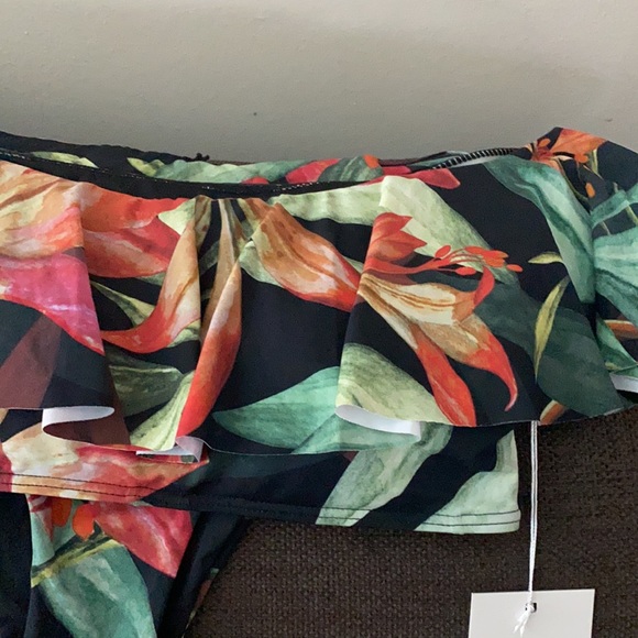 🔥 NWT Swimsuit - Picture 5 of 6